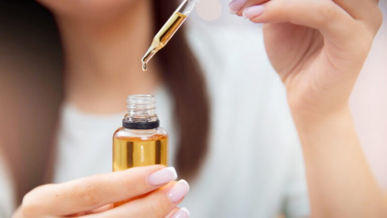 13 Benefits and Uses of Argan Oil: Transform Your Beauty Routine